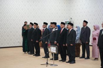 Rektor Lantik 13 Pejabat Baru, Sesuaikan SOTK 2024